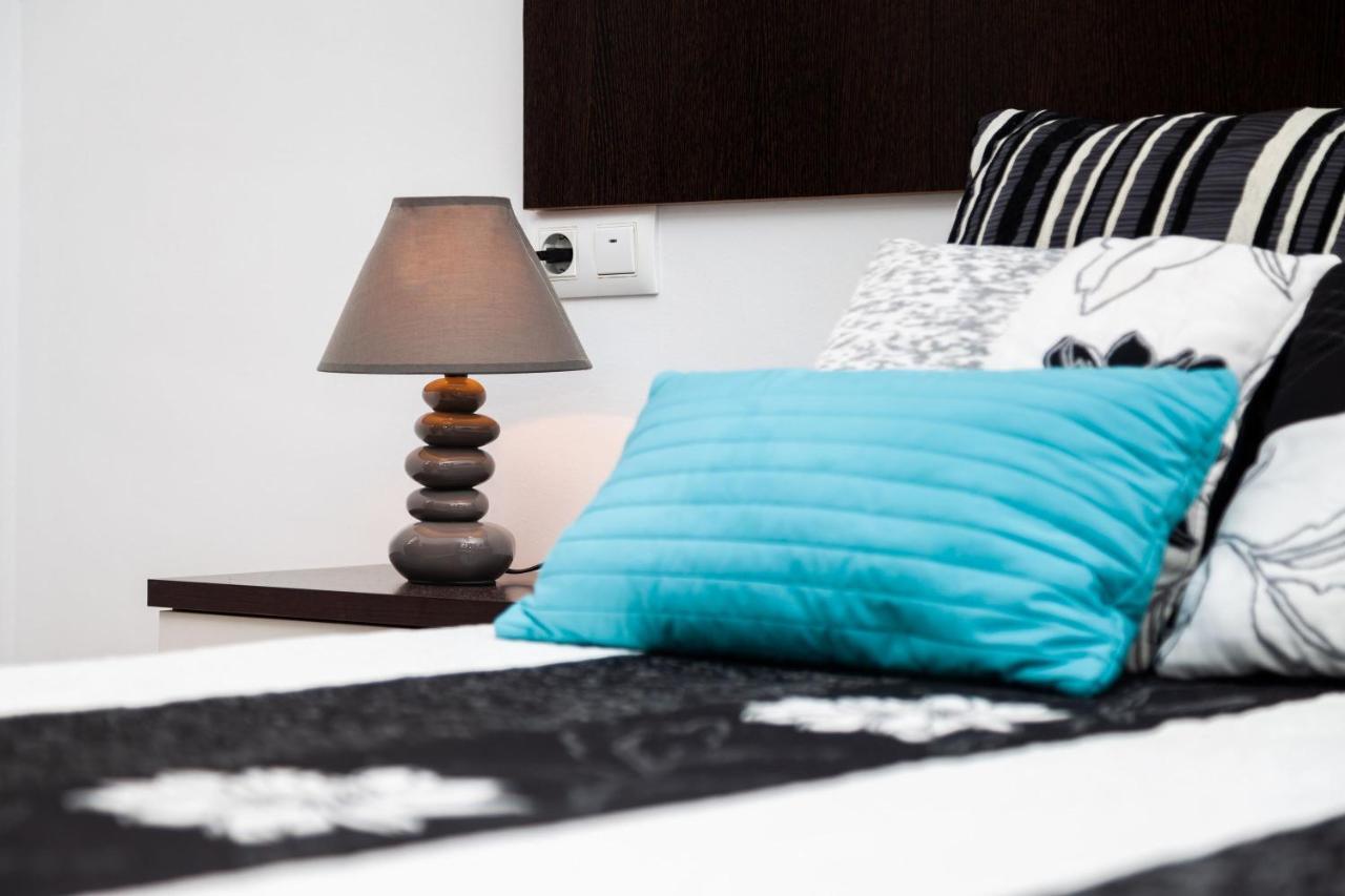 Apartamento Los Remedios Con Patio Andaluz เวเฮร์ เด ลา ฟรอนเตรา ภายนอก รูปภาพ